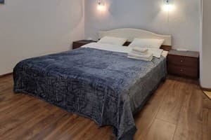 Home-Hotel на левом берегу ул. Митрополита Андрея Шептицкого, 1-а 1