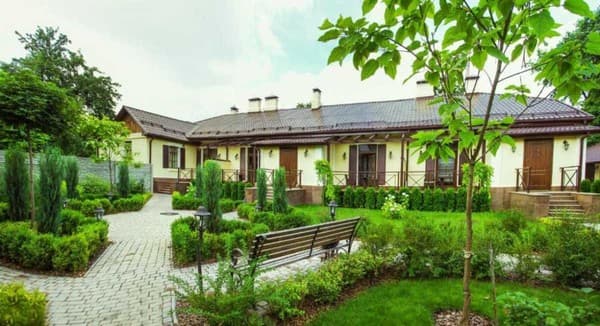 Мини-отель Petrani Central