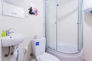 В центре Киева по ул.Саксаганского 13